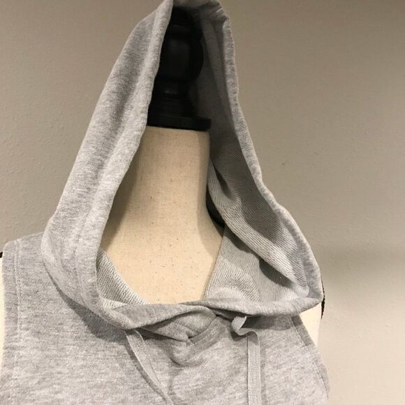 Fabletics sleeveless hooded long sweatshirt - Picture 2 of 10